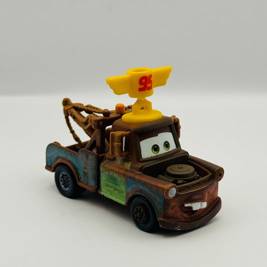 Disney Pixar Cars - FAN FAVORITES TEAM 95 MATER WITH PISTON CUP HAT 1:55 Diecast