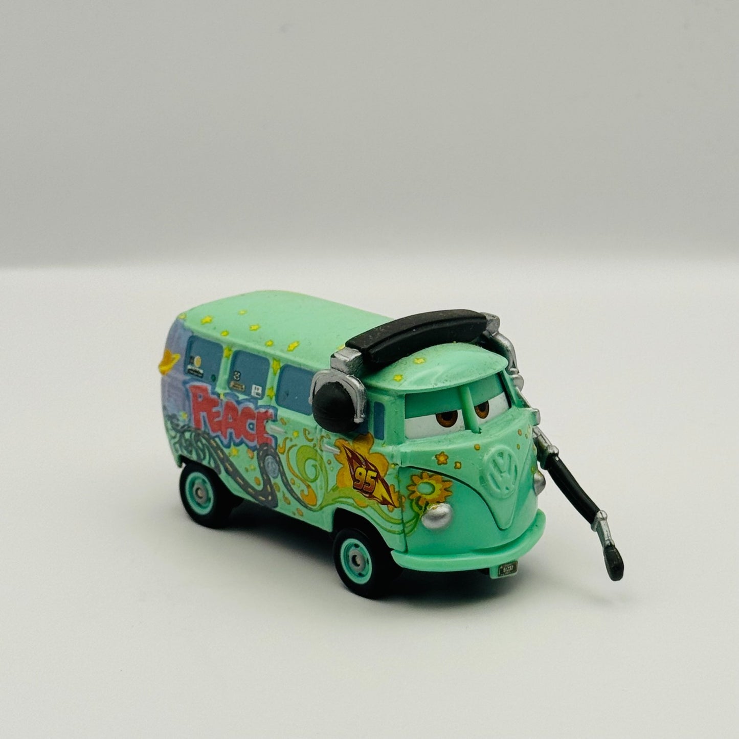 Disney Pixar Cars RACE TEAM FILLMORE WITH HEADSET 95 Pit Crew 2014 1:55 Diecast