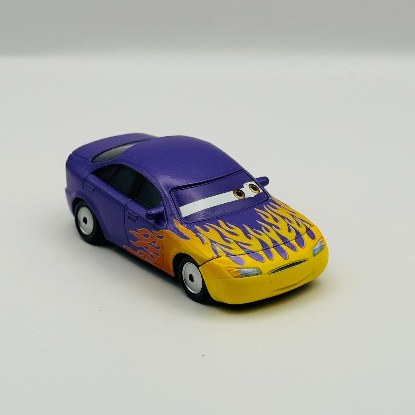 Disney Pixar Cars - MARILYN Radiator Springs Final Lap 2010 - 1:55 Diecast
