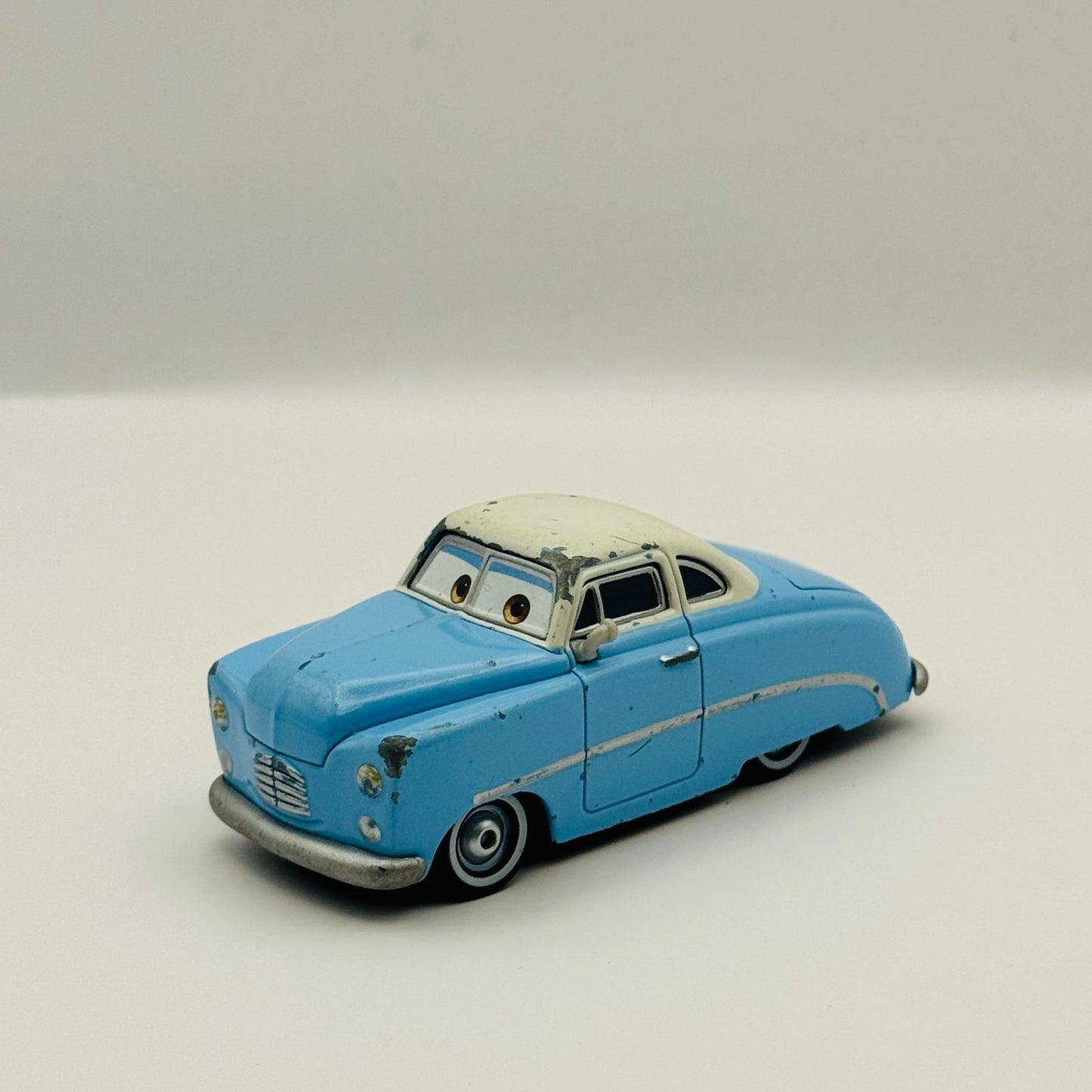 Disney Pixar Cars - JONAS REVERA *VERY USED* - 1:55 Diecast