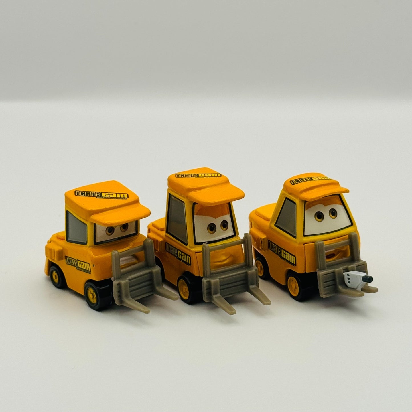 Disney Pixar Cars - TEAM OCTANE GAIN CREW CHIEF & 3 PITTYS 2010 - 1:55 Diecast