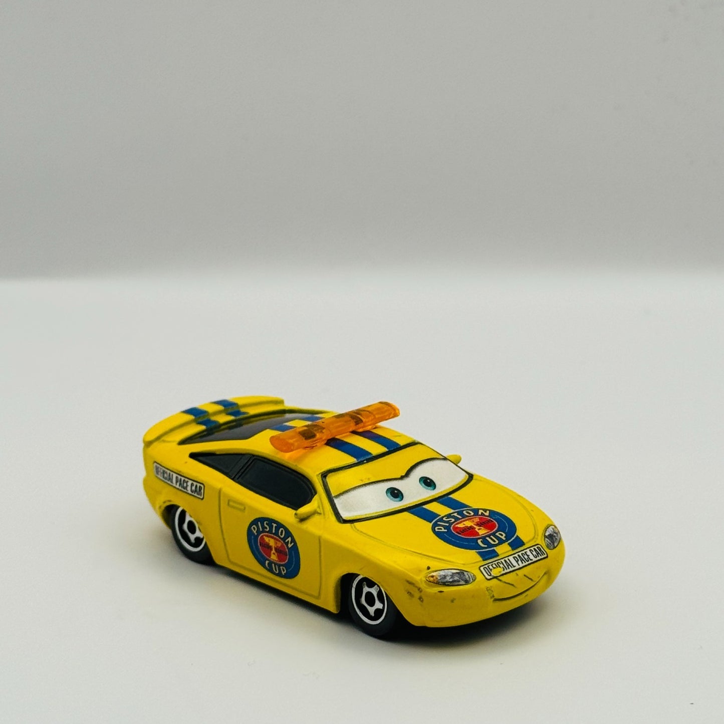 Disney Pixar Cars - CHARLIE CHECKER PACE CAR RED TAILLIGHTS - 1:55 Diecast