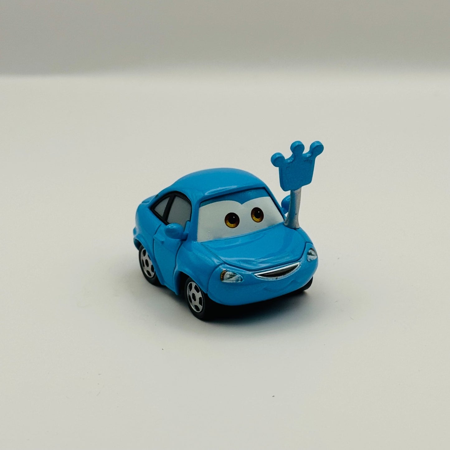 Disney Pixar Cars - POLLY PUDDLEJUMPER King Fan 2010 - 1:55 Diecast