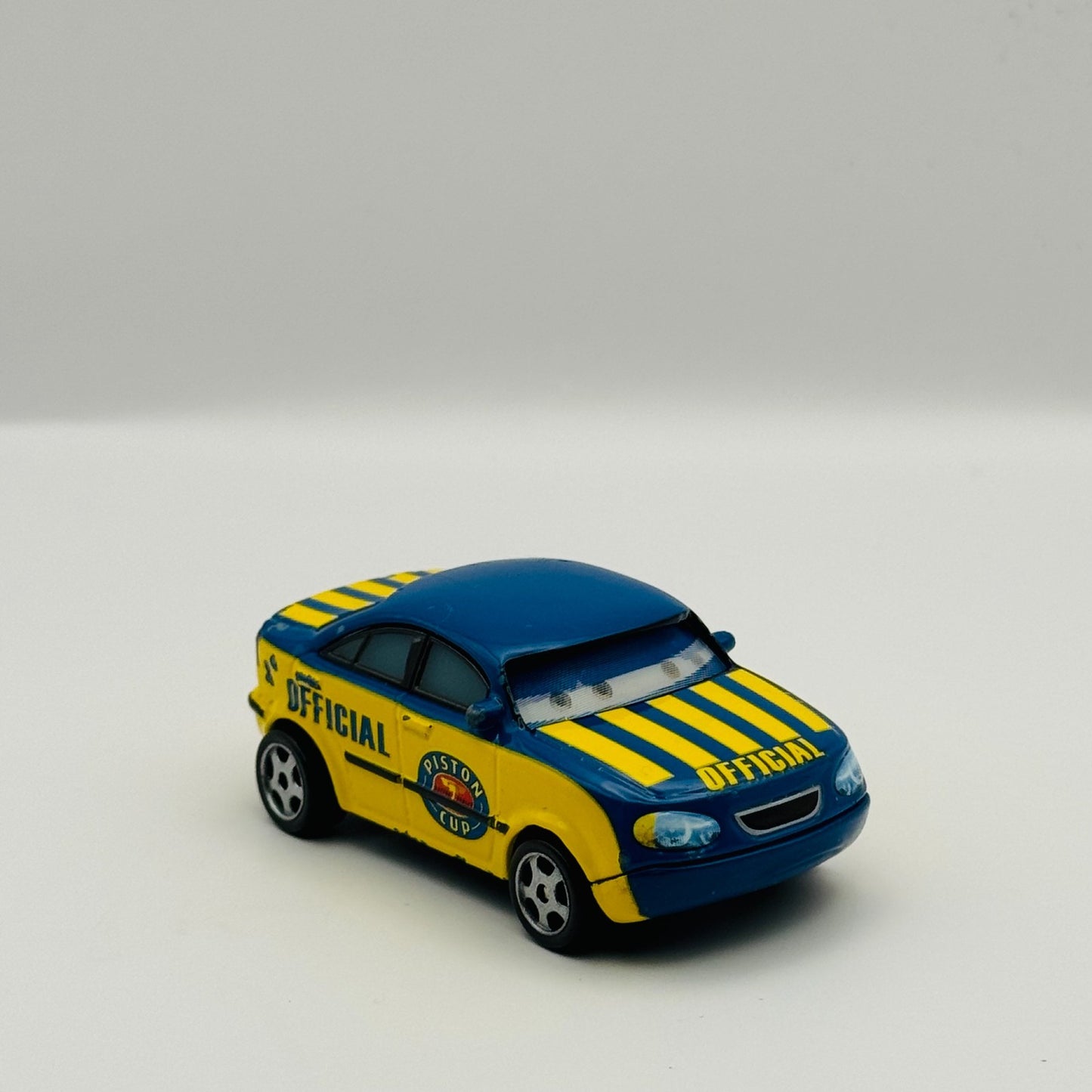 Disney Pixar Cars - RACE OFFICIAL TOM LENTICULAR My Eyes Change - 1:55 Diecast