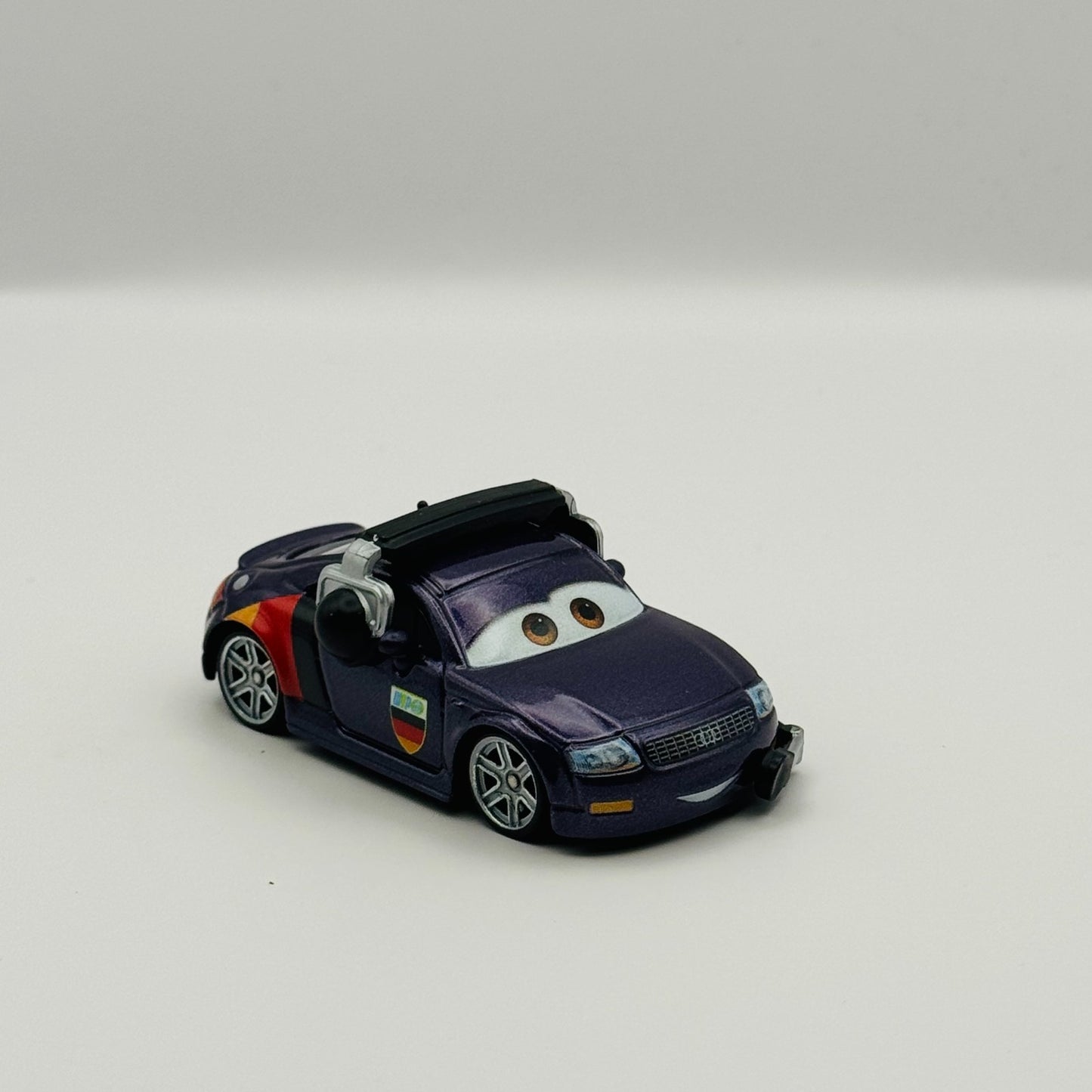 Disney Pixar Cars - OTTO BONN MAX SCHNELL CREW CHIEF - 1:55 Diecast