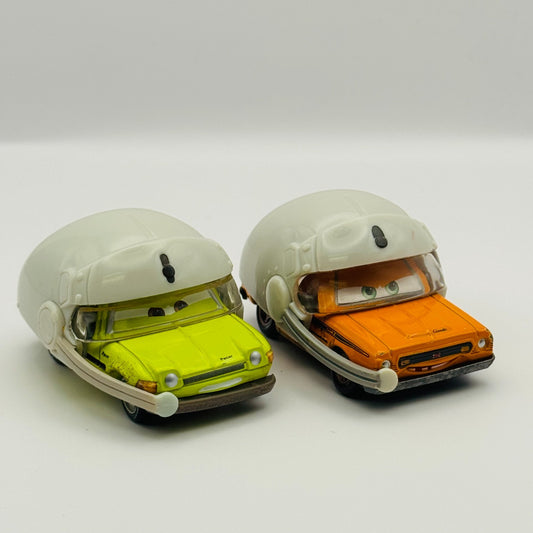 Disney Pixar Cars - GREM & ACER WITH HELMET Lemons Oil Rig Getaway 1:55 Diecast