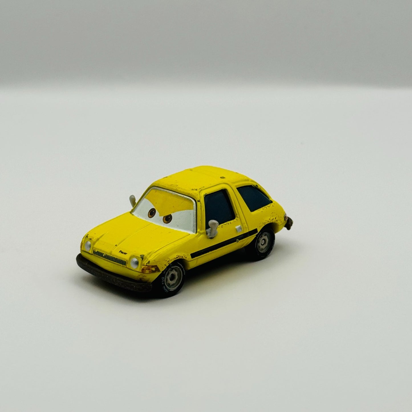 Disney Pixar Cars - FRED FISBOWSKI PACER YELLOW Lemons 2011 - 1:55 Diecast