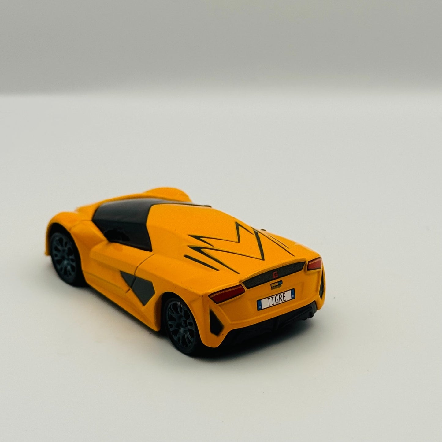 Disney Pixar Cars - FABRIZIO LAMBORGHINI *CHASE* Cars 2 2012 - 1:55 Diecast