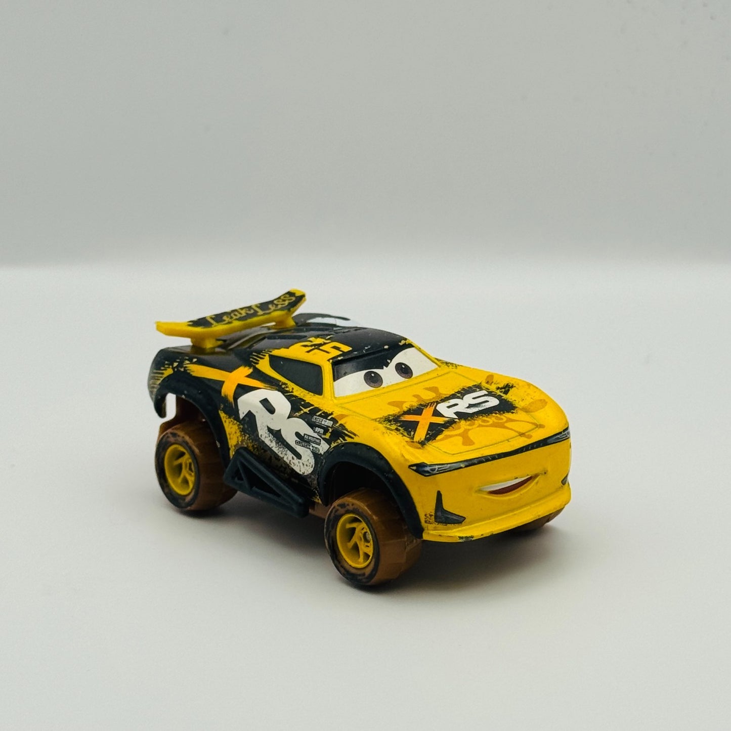 Disney Pixar Cars - XRS MUD RACING GEORGE NEW-WIN LEAK LESS - 1:55 Diecast