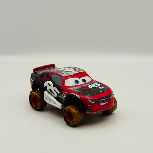 Disney Pixar Cars - XRS MUD RACING RE-VOLTING T.G. CASTLENUT - 1:55 Diecast
