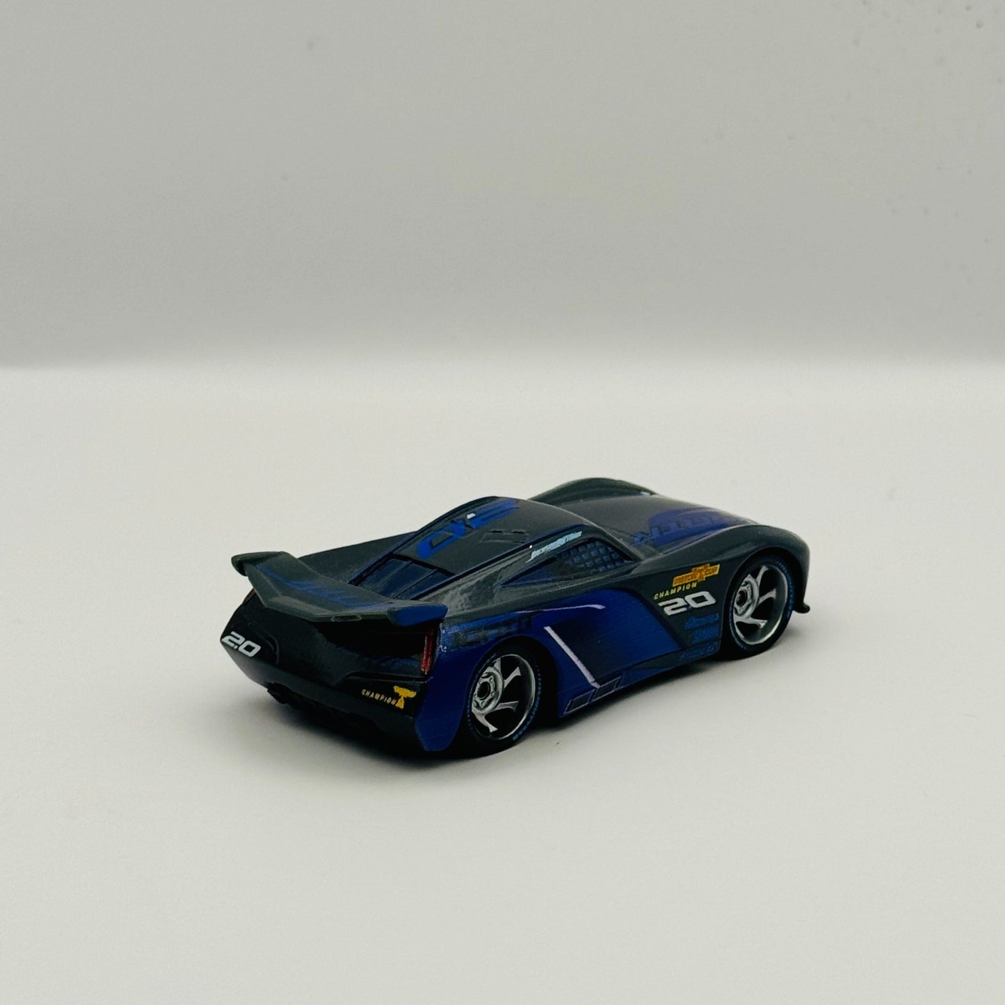 Disney Pixar Cars - NASCAR JACKSON STORM 2021 - 1:55 Diecast