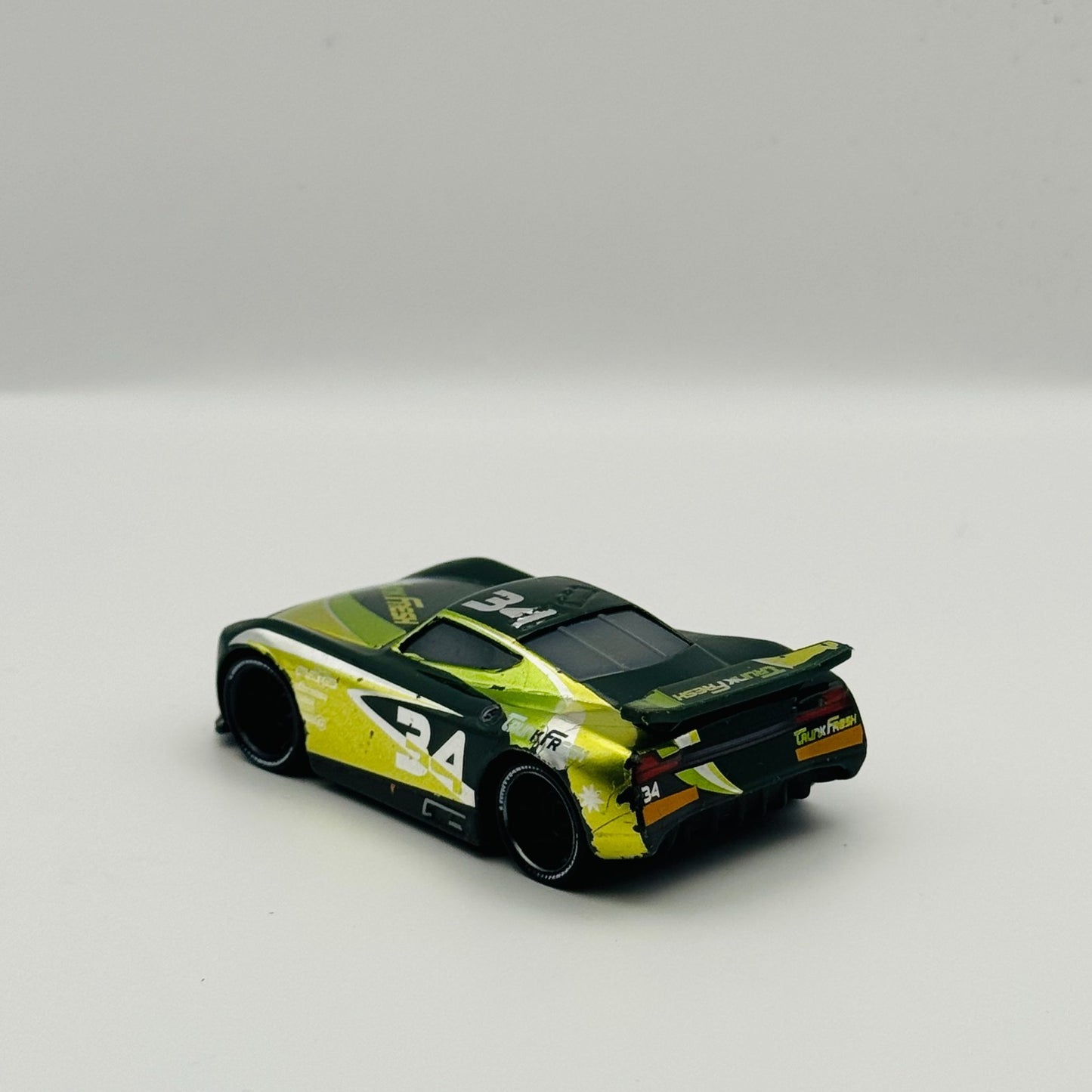 Disney Pixar Cars - STEVE SLICK LAPAGE TRUNK FRESH Next Gen Vietnam 1:55 Diecast
