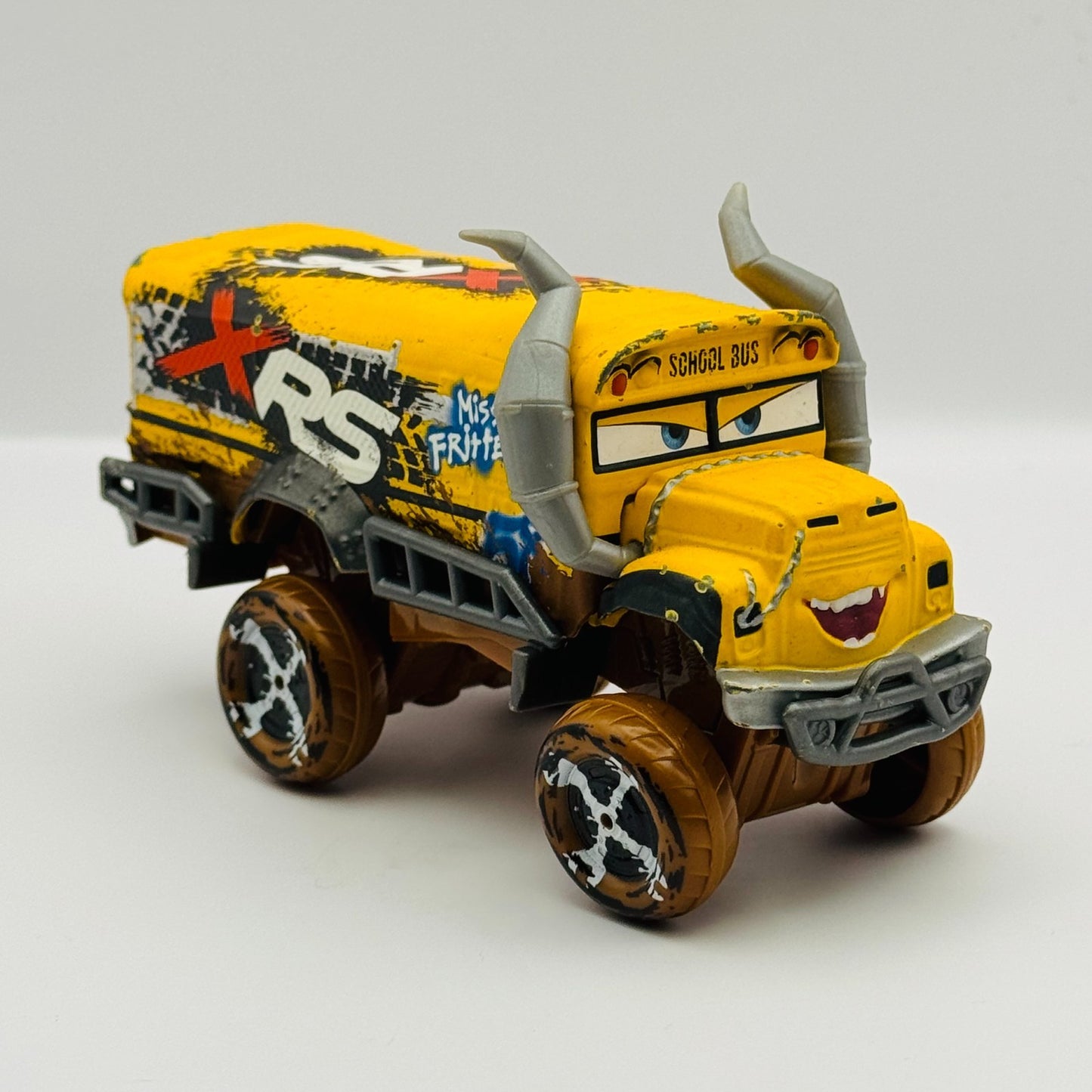 Disney Pixar Cars - XRS MUD RACING MISS FRITTER Deluxe *Bent Wheel* 1:55 Diecast