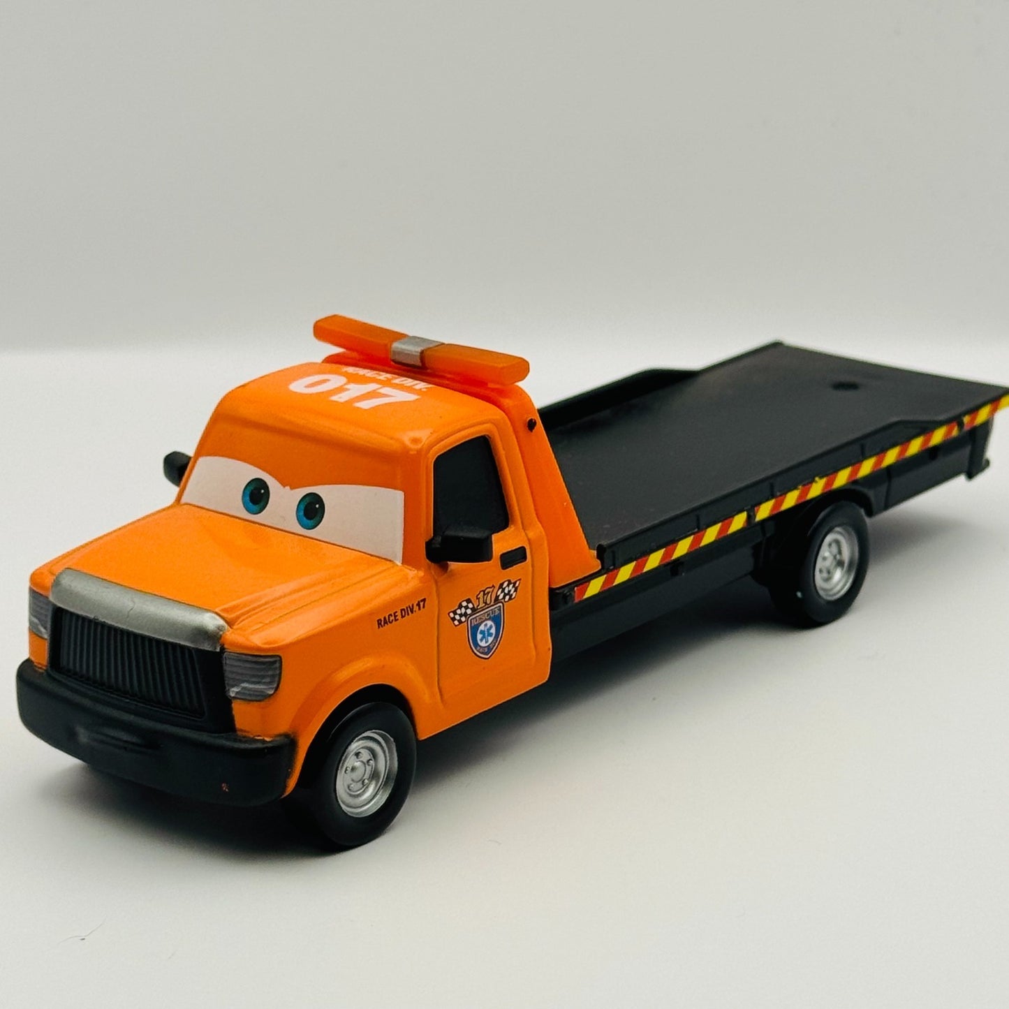 Disney Pixar Cars - STU SCATTERSHIELDS Deluxe 2017 - 1:55 Diecast