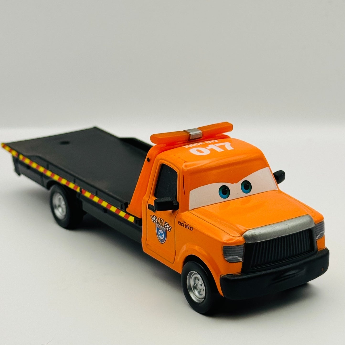 Disney Pixar Cars - STU SCATTERSHIELDS Deluxe 2017 - 1:55 Diecast