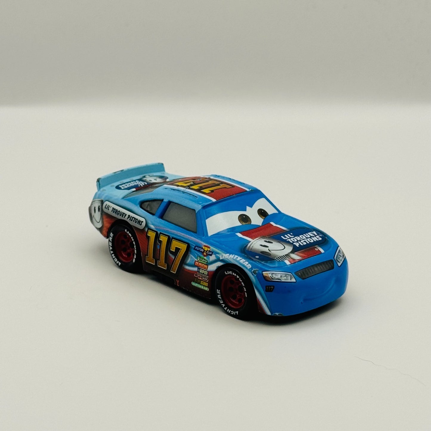 Disney Pixar Cars - LIL TORQUEY PISTONS RALPH CARLOW Veteran 2017 - 1:55 Diecast