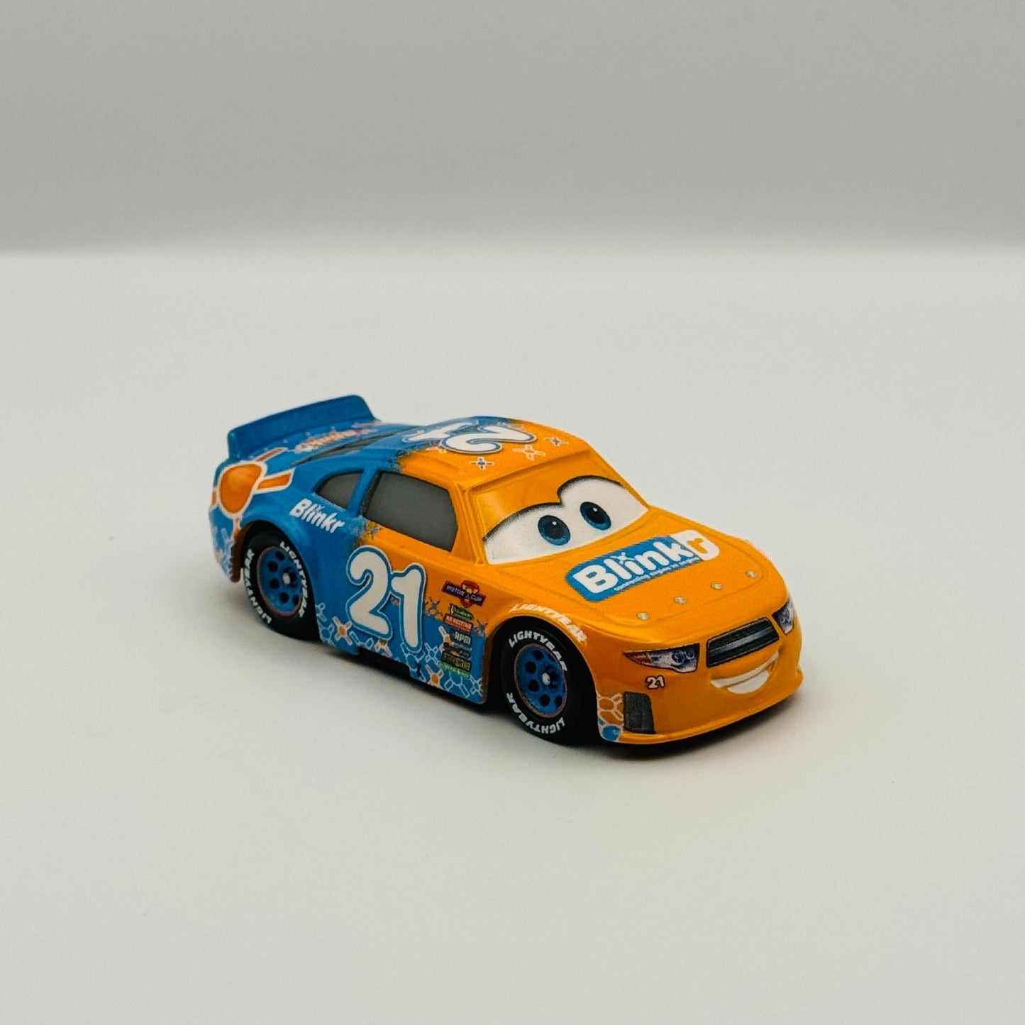 Disney Pixar Cars - SPEEDY COMET BLINKR Veteran Racer - 1:55 Diecast