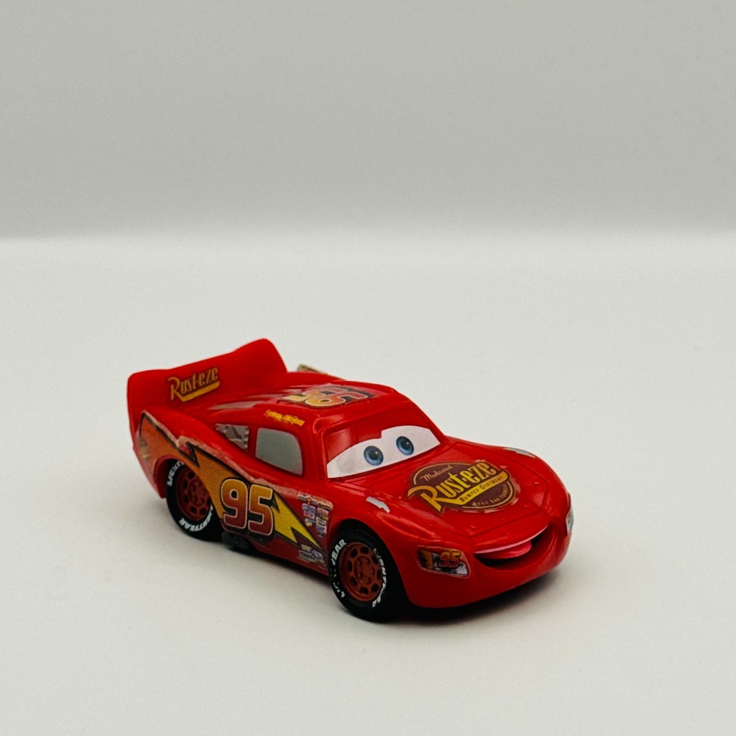Disney Pixar Cars - WHEEL ACTION DRIVERS LIGHTNING MCQUEEN TONGUE - 1:55 Scale