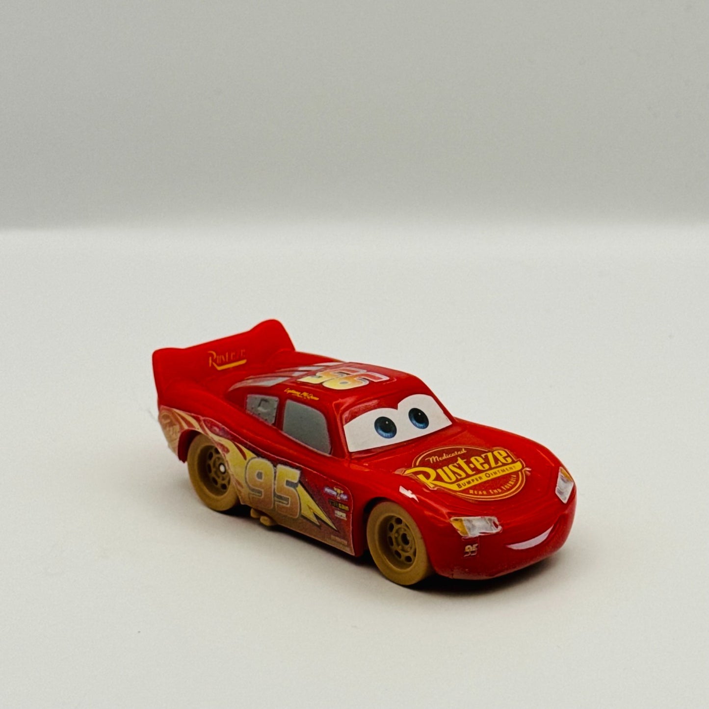 Disney Pixar Cars - DIRT TRACK CARS 3 LIGHTNING MCQUEEN - 1:55 Scale Plastic