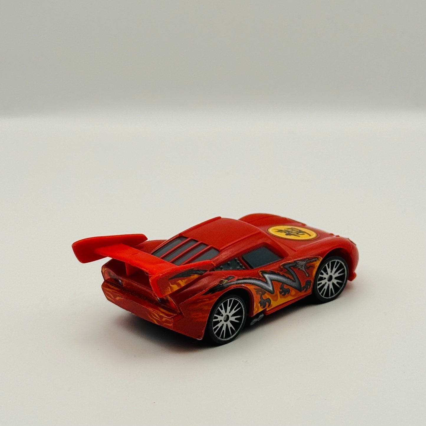 Disney Pixar Cars - FRIGHTENED DRAGON MCQUEEN Tokyo Mater - 1:55 Scale Plastic