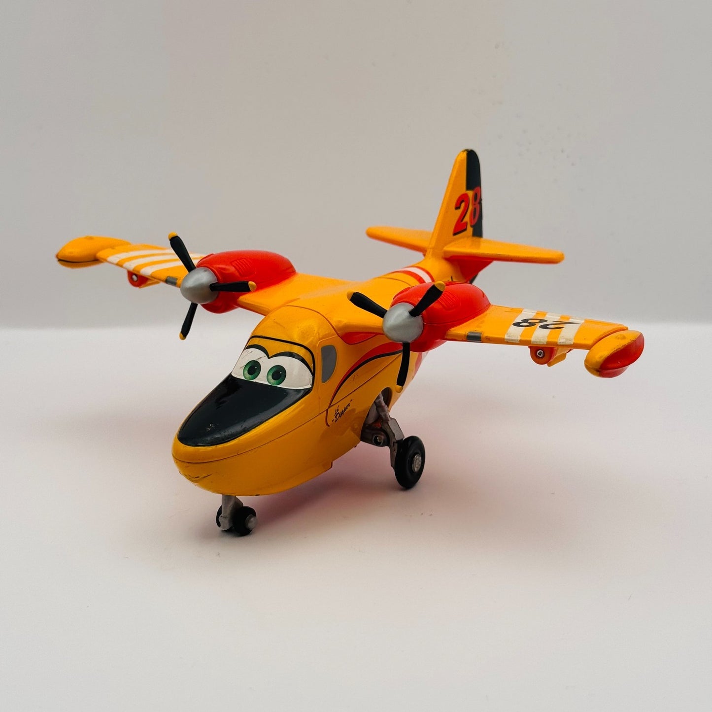 Disney Planes & Pixar Cars - LIL' DIPPER Deluxe Fire & Rescue - 1:55 Diecast