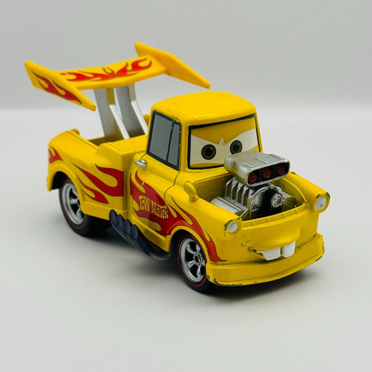Disney Pixar Cars - DRAG STAR MATER FUNNY CAR HOT ROD Disney Store -1:43 Diecast