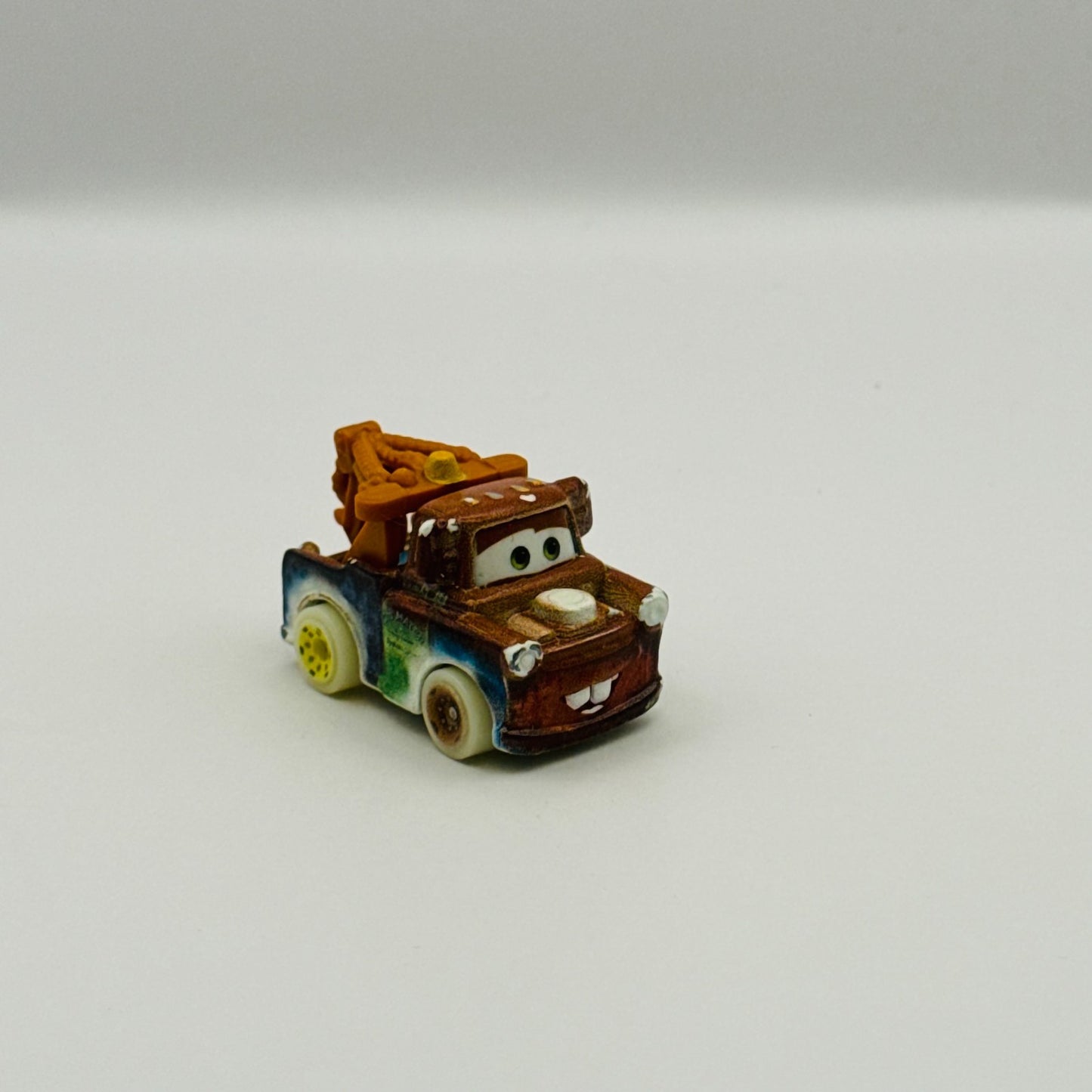 Disney Pixar Cars - Mini Racers UFM MATER GLOW IN THE DARK 2022 - Diecast