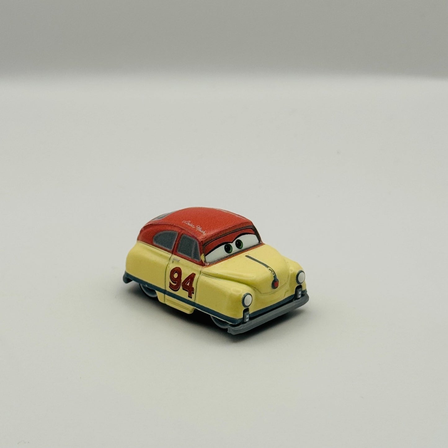 Disney Pixar Cars - Mini Racers LOUISE NASH Thomasville - Diecast