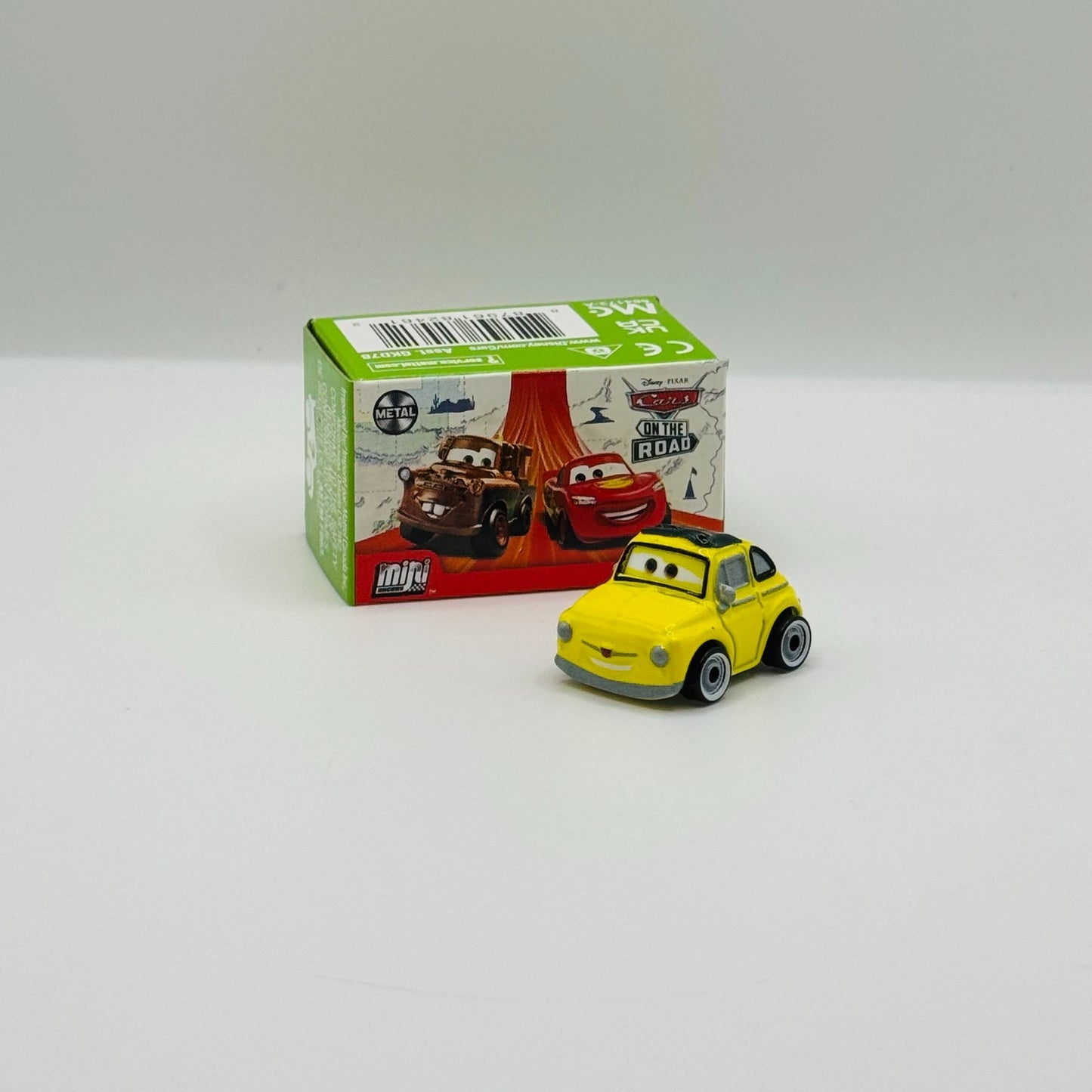 Disney Pixar Cars - Mini Racers LUIGI 2022 - Diecast