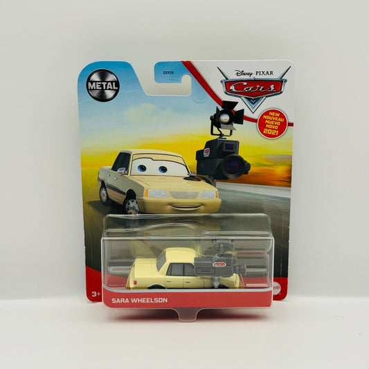 Disney Pixar Cars - SARA WHEELSON PISTON CUP CAMERA CAR 2021 - 1:55 Diecast
