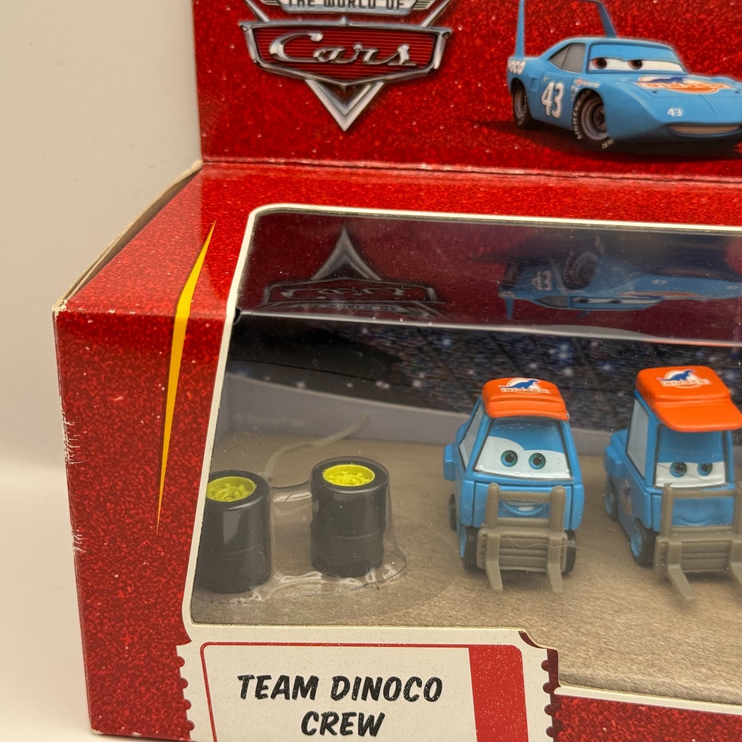 Disney Pixar Cars - TEAM DINOCO CREW CHIEF & 3 PITTYS WIDE, THIN - 1:55 Diecast