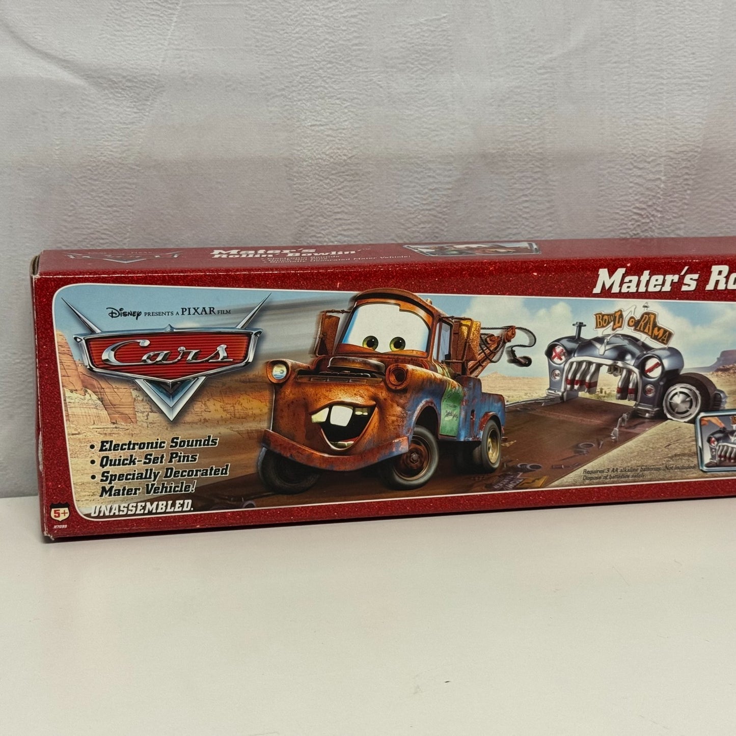 Disney Pixar Cars - MATER'S ROLLIN BOWLIN' PLAYSET Desert Series - 1:55 Diecast