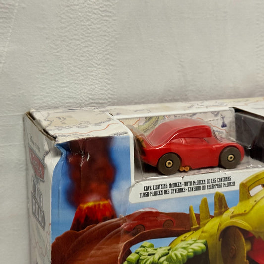 Disney Pixar Cars - DINO PLAYGROUND PLAYSET Cars On The Road - 1:55 Scale