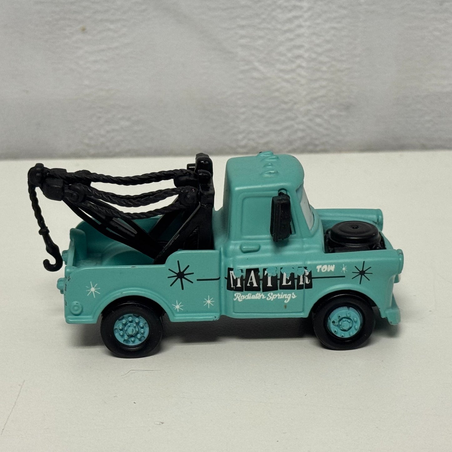 Disney Pixar Cars - MATER'S ROLLIN BOWLIN' PLAYSET Desert Series - 1:55 Diecast