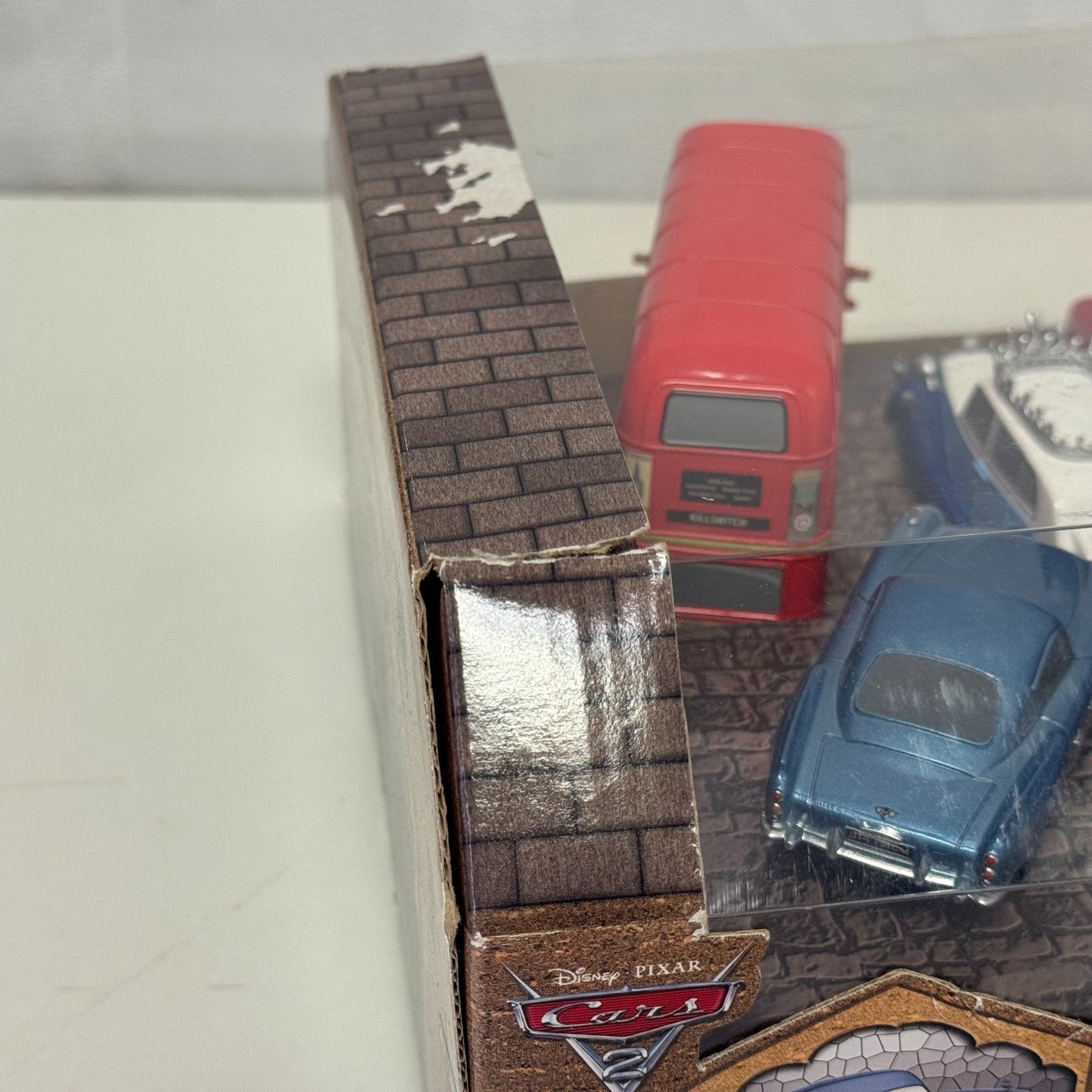 Disney Pixar Cars - LONDON CALLING SGT HIGHGEAR QUEEN Disney Store -1:43 Diecast