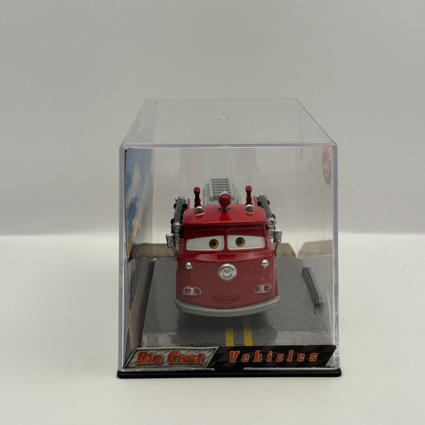 Disney Pixar Cars - RED FIRETRUCK Disney Store - 1:43 Diecast