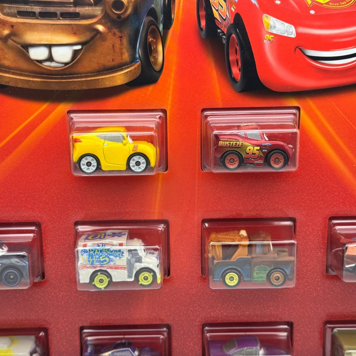 Disney Pixar Cars - Mini Racers 10-PK RUST-EZE MCQUEEN DR DAMAGE ARVY - Diecast