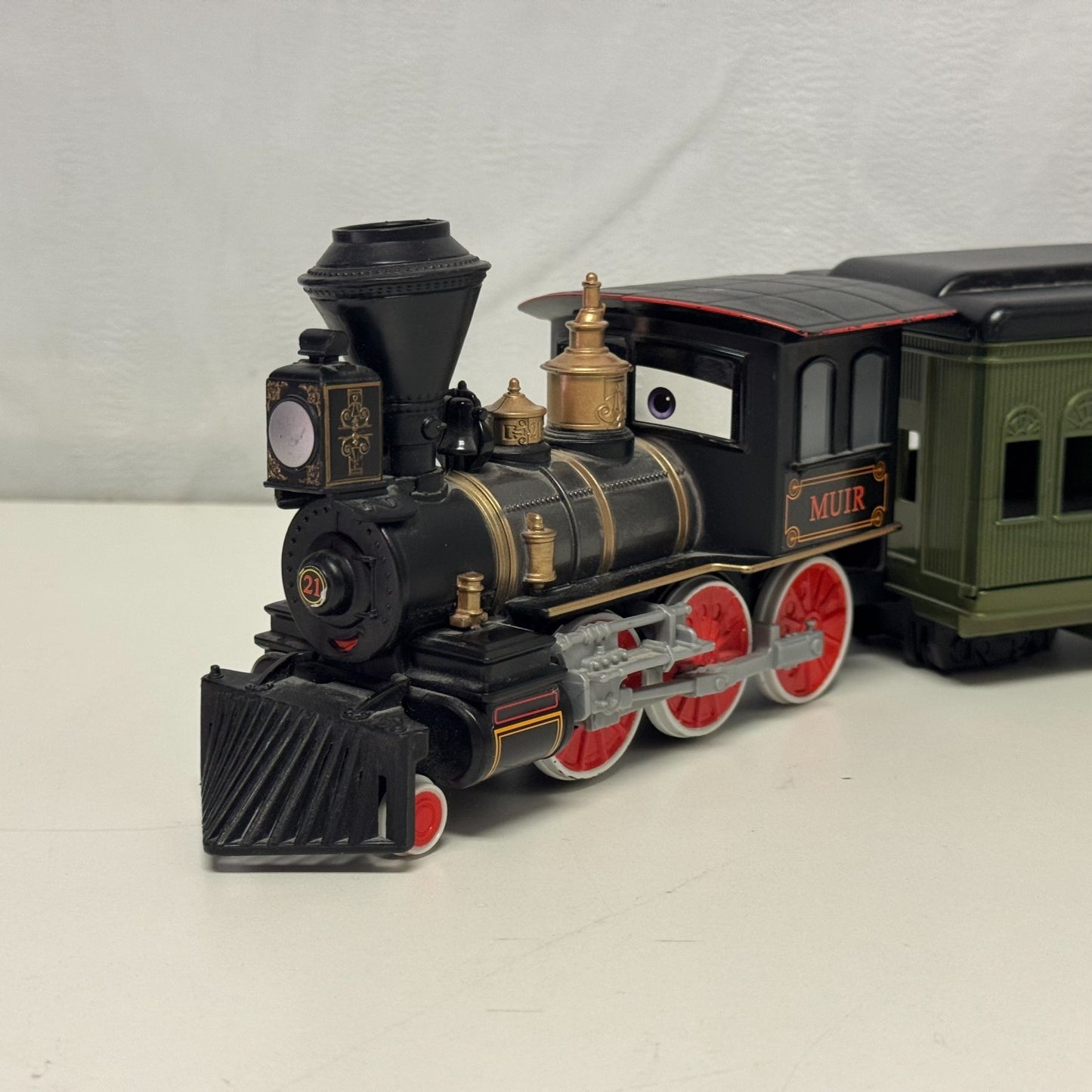 Disney Planes & Pixar Cars - MUIR TRAIN TRANSPORTER & COACH - 1:55 Scale