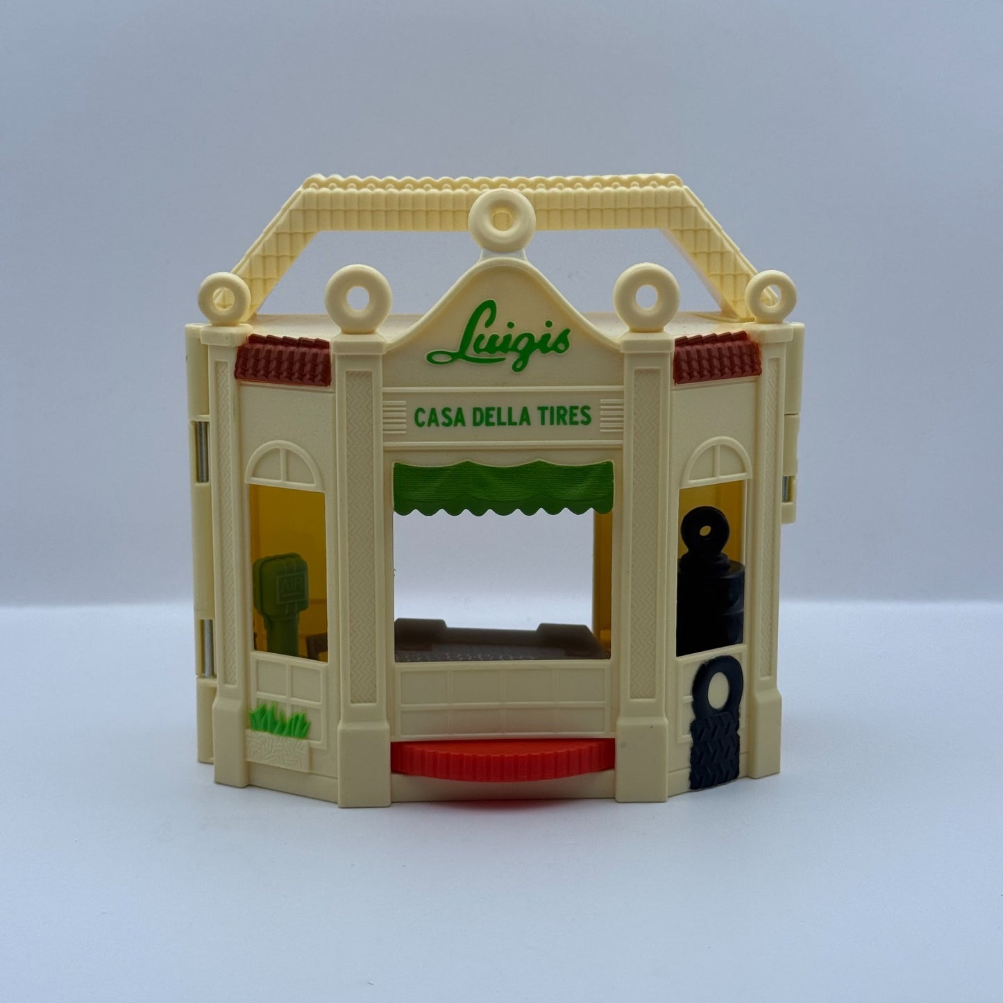Disney Pixar Cars - LUIGI'S PORTABLE PLAYSET CASA DELLA TIRES - 1:55 Scale