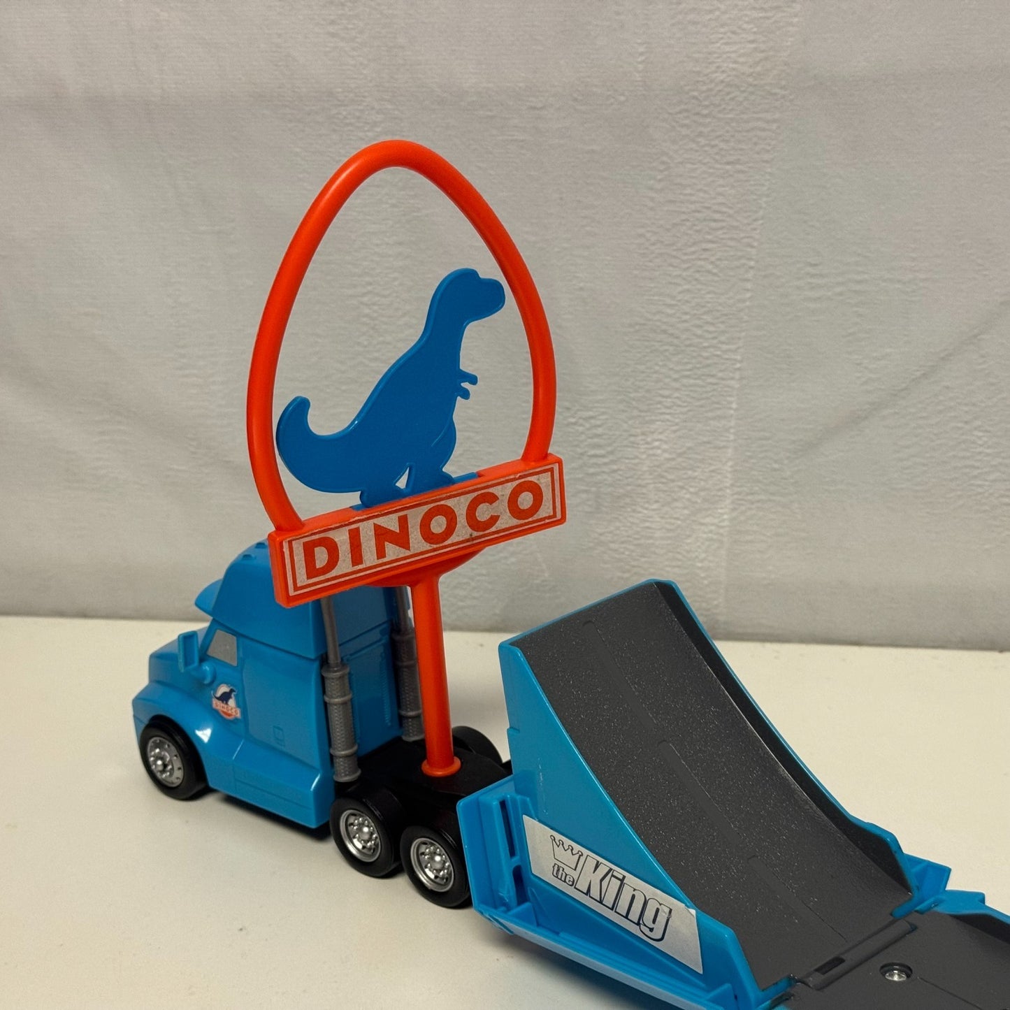 Disney Pixar Cars - DROP & JUMP GRAY DINOCO HAULER PLAYSET STORY SETS 1:55 Scale