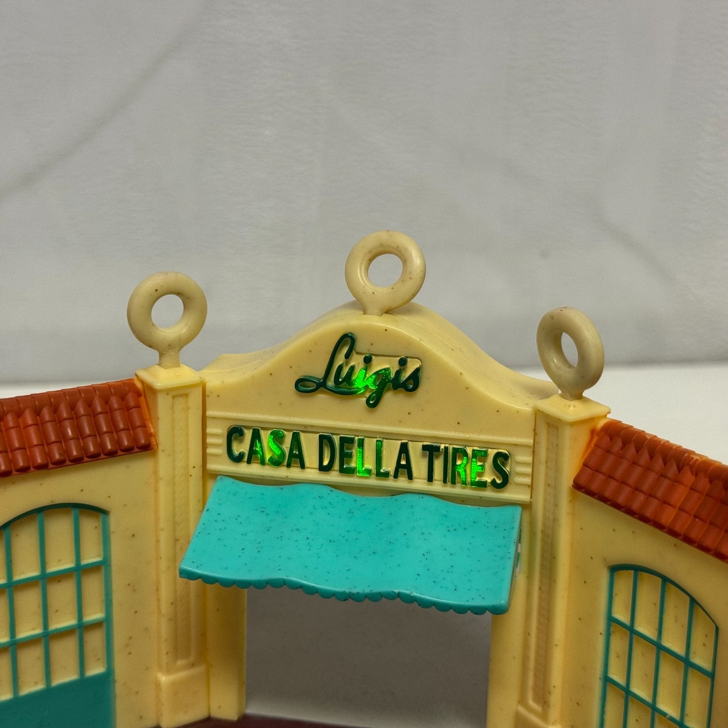 Disney Pixar Cars RADIATOR SPRINGS TOWNS FLO'S CAFE CASA BODY ART CURIO LIGHT UP