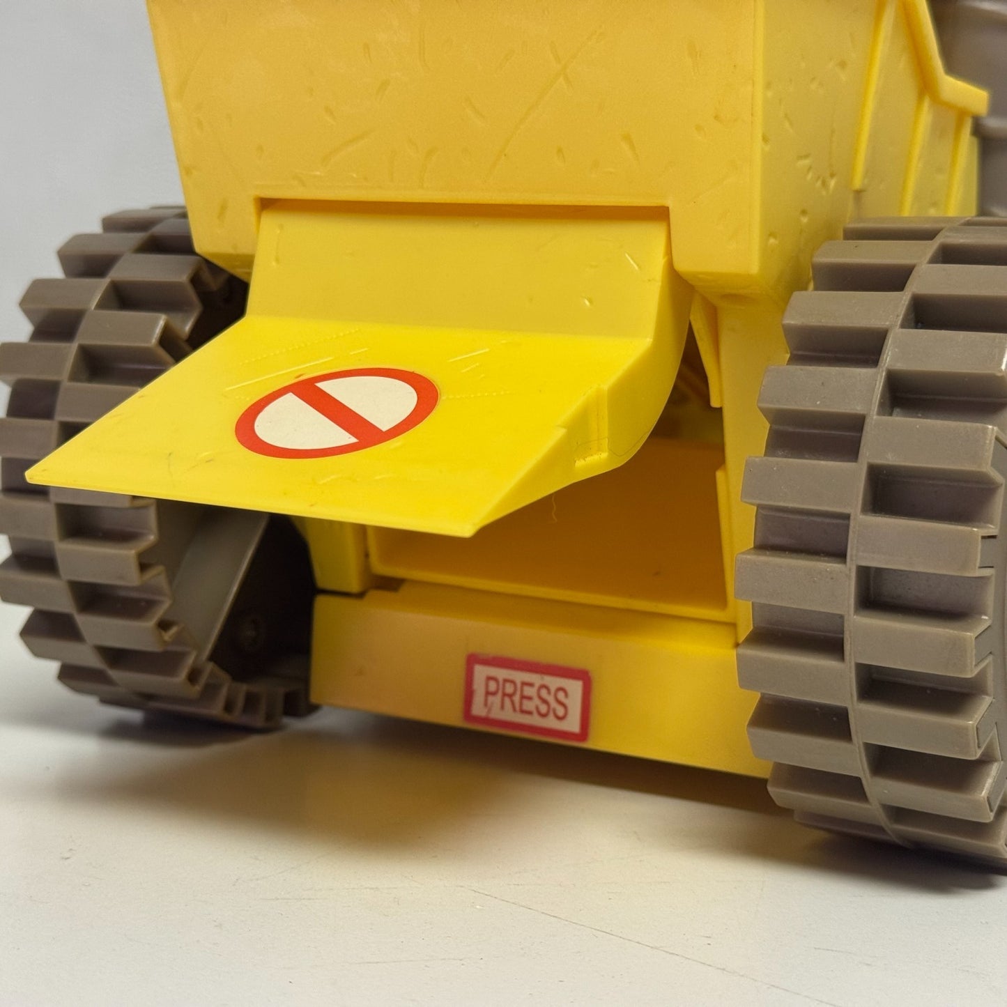 Disney Pixar Cars - Mini Adventures SCREAMIN' BANSHEE *NO SOUND* - 1:55 Scale