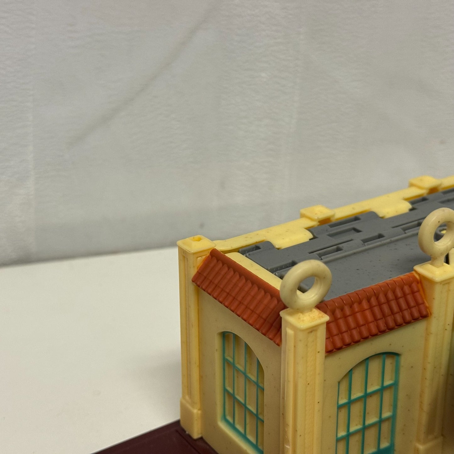 Disney Pixar Cars RADIATOR SPRINGS TOWNS FLO'S CAFE CASA BODY ART CURIO LIGHT UP