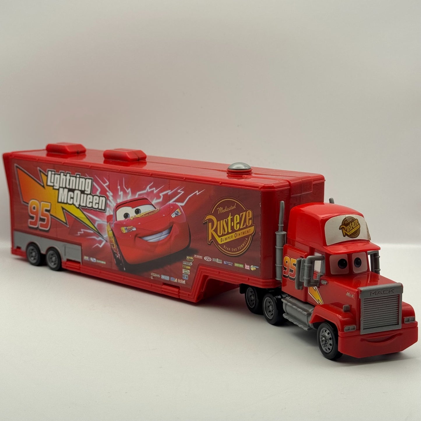 Disney Pixar Cars - MACK TRUCK PLAYSET CAR WASH Supercharged 2007 - 1:55 Scale
