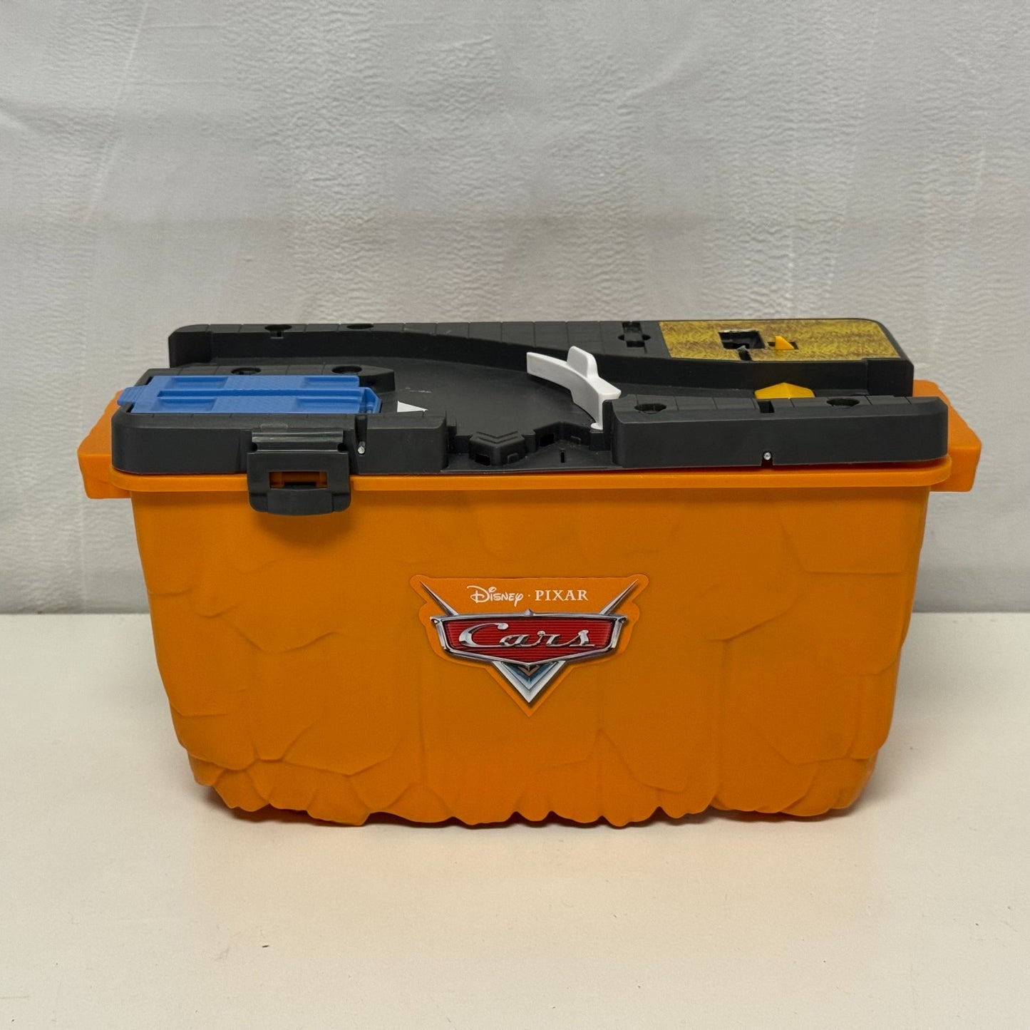 Disney Pixar Cars - RACE & GO PLAYSET + STORAGE TUB - 1:55 Scale