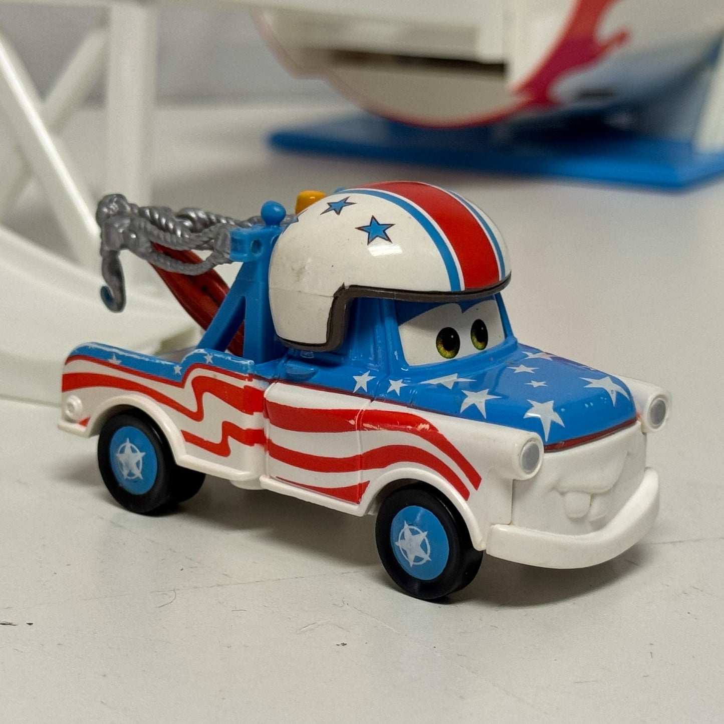 Disney Pixar Cars Toon MATER THE GREATER SUPER STUNT SHOW TRACK SET - 1:55 Scale