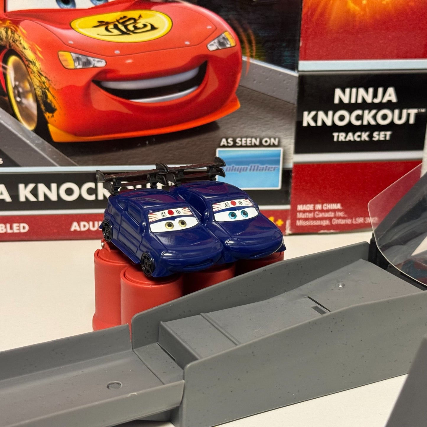 Disney Pixar Cars - NINJA KNOCKOUT SET CITY-SAN CRANE Tokyo Mater - 1:55 Scale