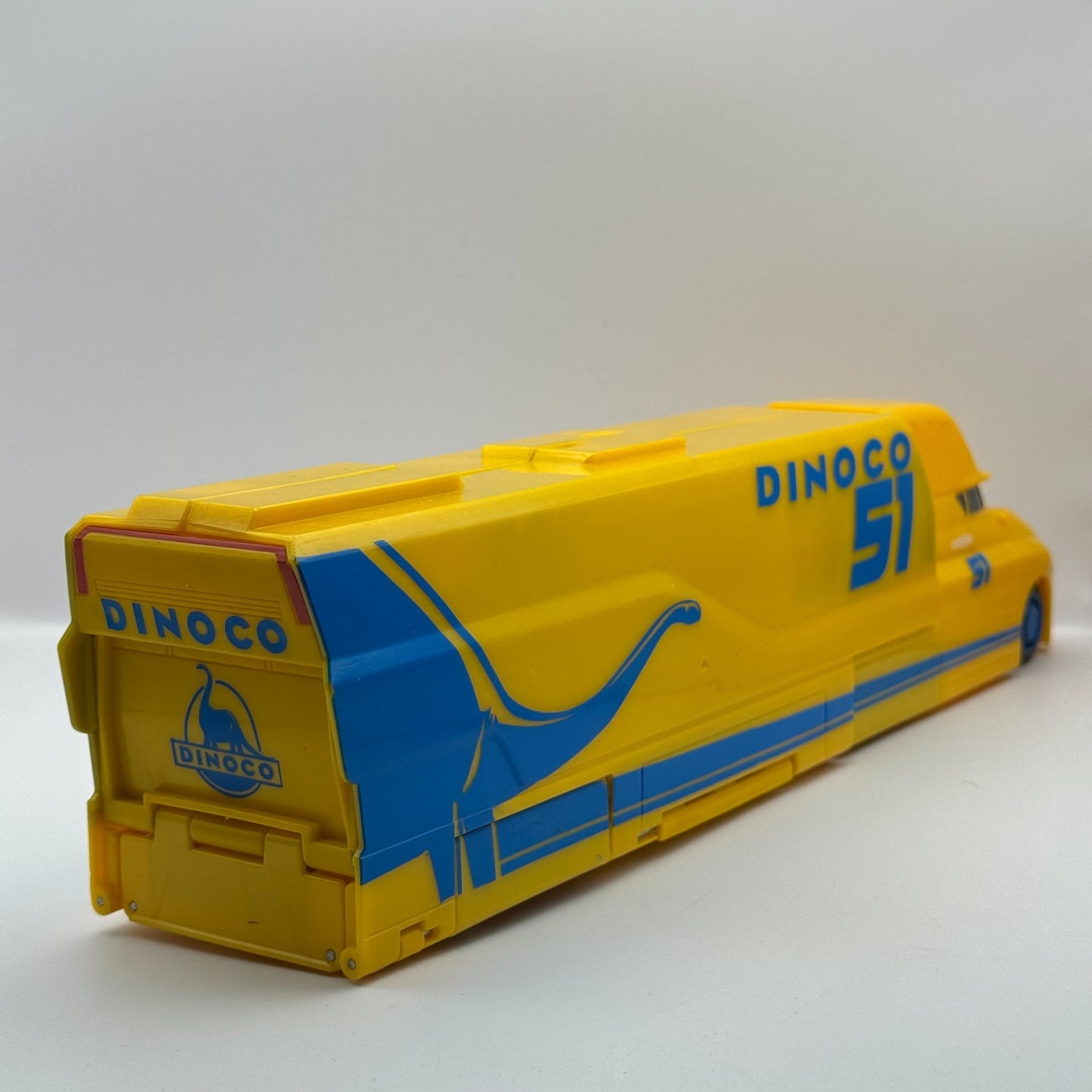 Disney Pixar Cars - LARGE TRANSFORMING DINOCO CRUZ RAMIREZ’S HAULER PLAYSET 1:55