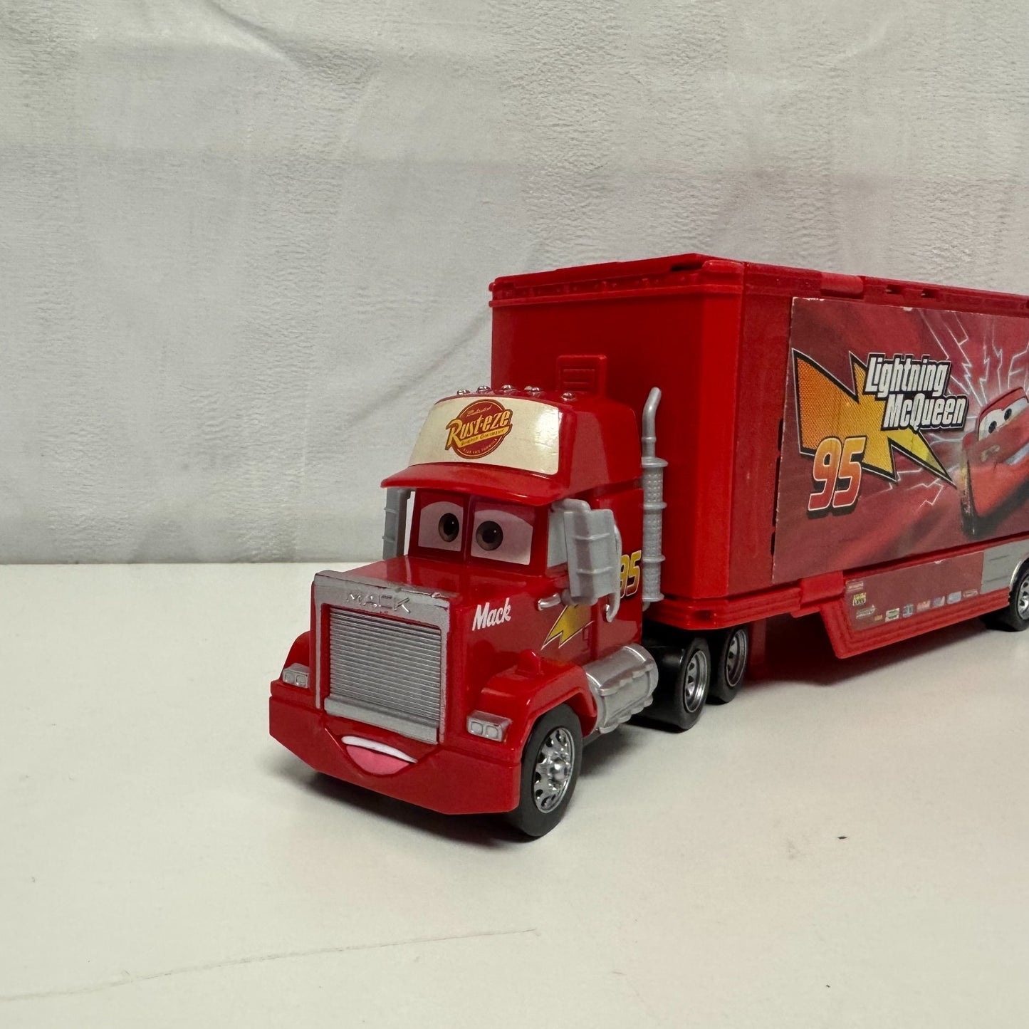 Disney Pixar Cars - CARS 1 MACK TRUCK HAULER STORY SETS PLAYSET - 1:55 Scale