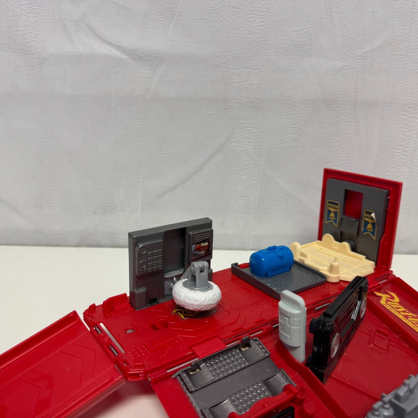 Disney Pixar Cars - CARS 1 MACK TRUCK HAULER STORY SETS PLAYSET - 1:55 Scale
